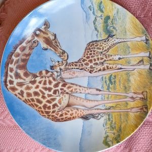 Edwin M. Knowles, Collector's Plate, A Kiss For Mother, giraffes